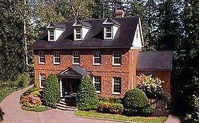 Williamsburg Sampler Bed & Breakfast